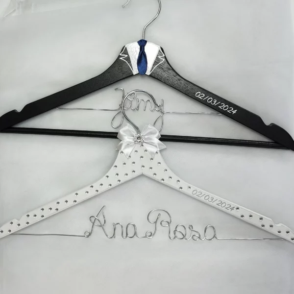 Conjunto perchas personalizadas novia cristales novio smoking azul