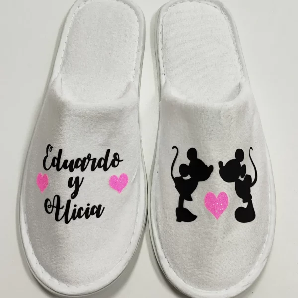 Zapatillas de novia personalizadas con vinilo negro y rosa