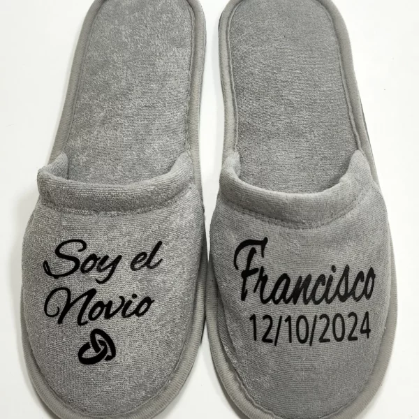 Zapatillas novio personalizadas gris con vinilo negro