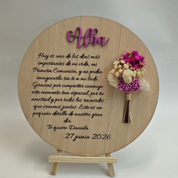 Placa comunión para amiga con grabado y flores preservadas