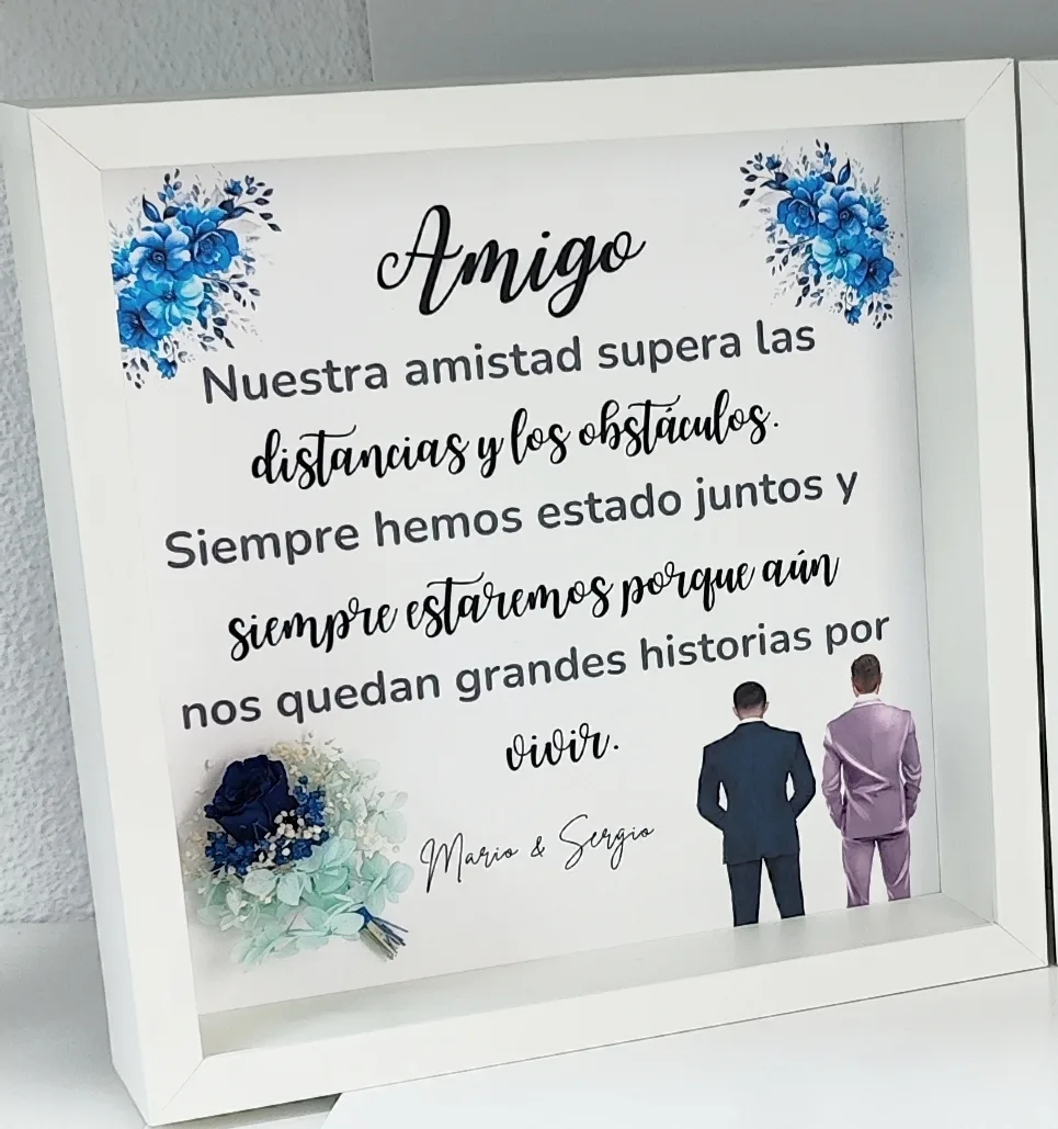 cuadro personalizado para amigo con dedicatoria y ramito de flores preservadas azules